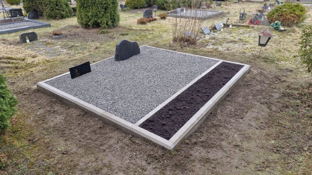 Hauaplatsi renoveerimine Rapla kalmistul – tänava äärekivist hauapiire, mullariba ja graniitkillustik